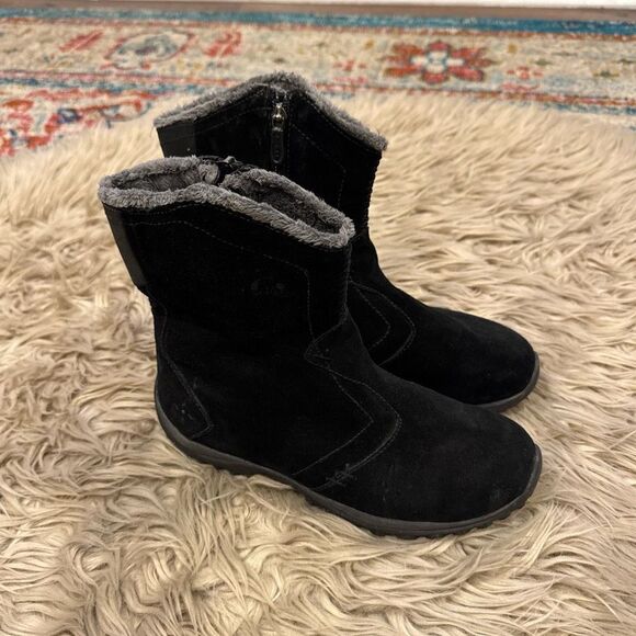 Sorel snow boots size 8 - Picture 2 of 9